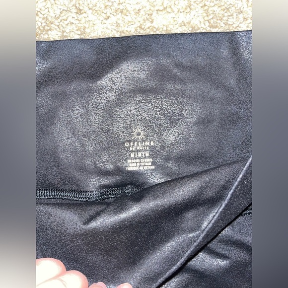 Aerie Offline The Hugger High Waist Shiny Leggings Size Medium - Picture 5 of 5